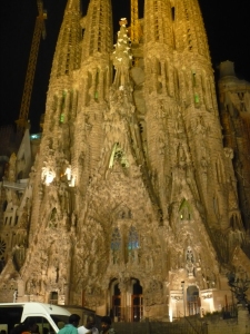 La Sagrada by night