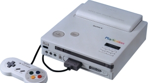 Ce prototype serait la machine présentée par Sony au CES de 1991. Je manque néanmoins de sources pour confirmer cela. (Source : Gaming Precision)